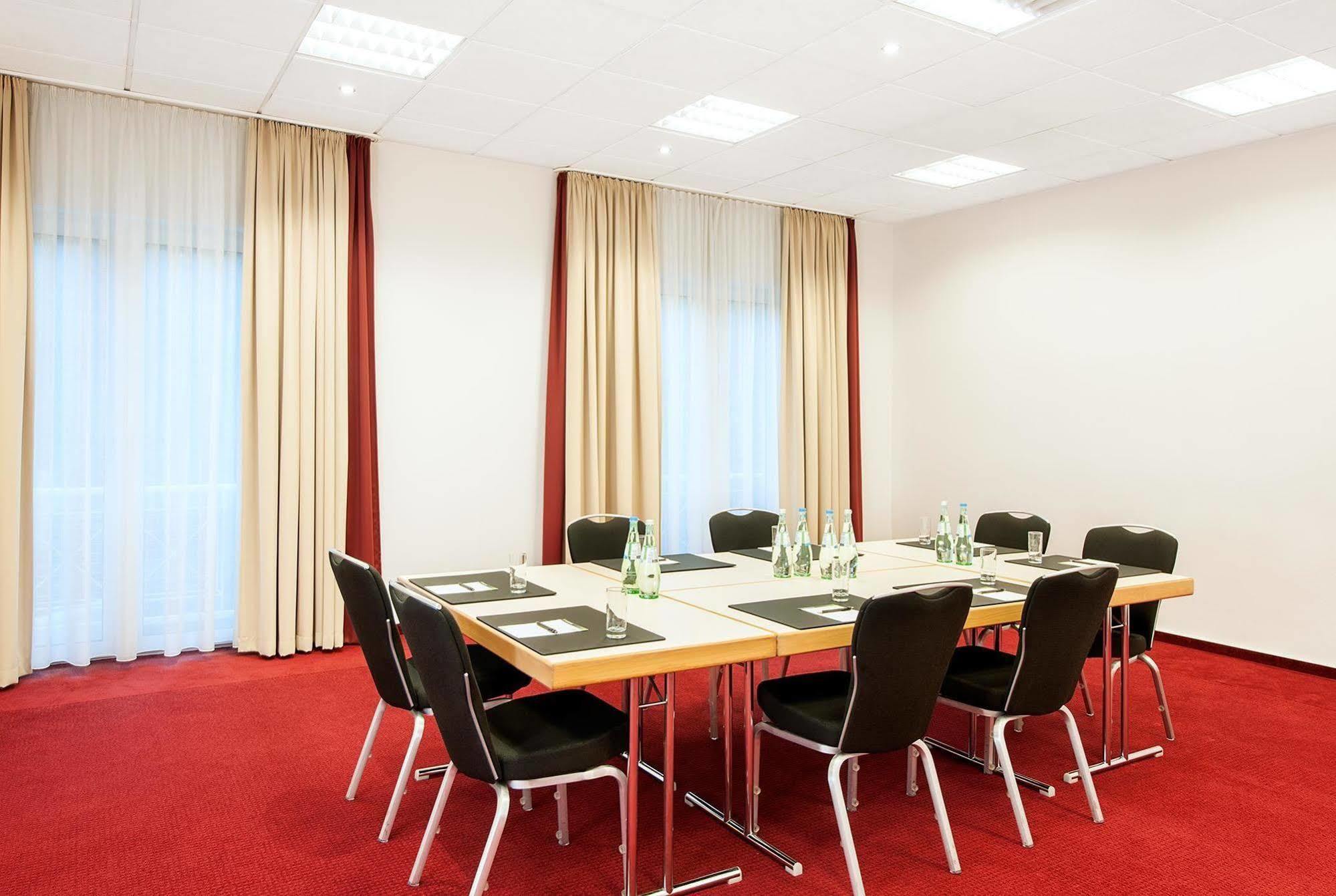 Nh Berlin Potsdam Conference Center Hotel Kleinmachnow Exterior photo